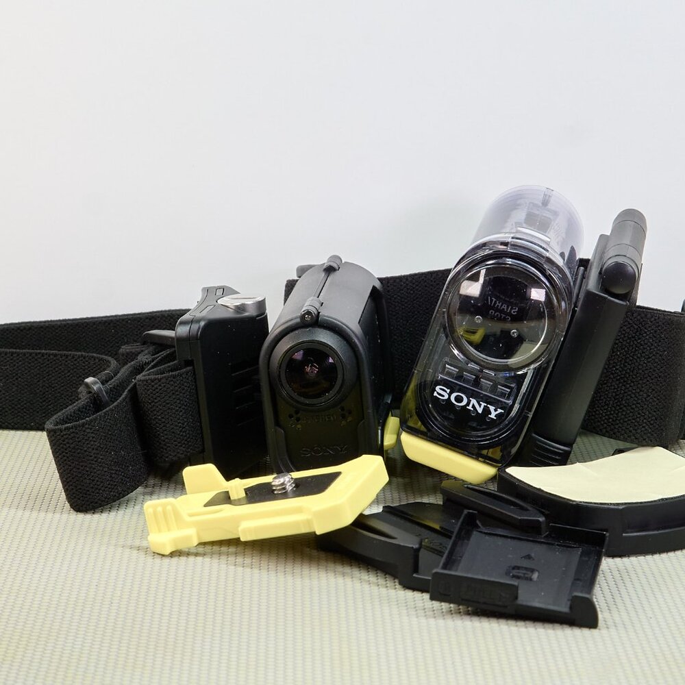 Sony HDR-AS15 Action Camera, Full HD, Zeiss Lens, WiFi Waterproof Kit, Tested